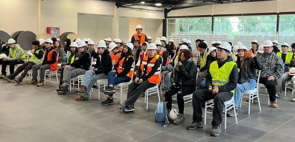 Estudiantes de primer año participan en nueva salida a terreno.