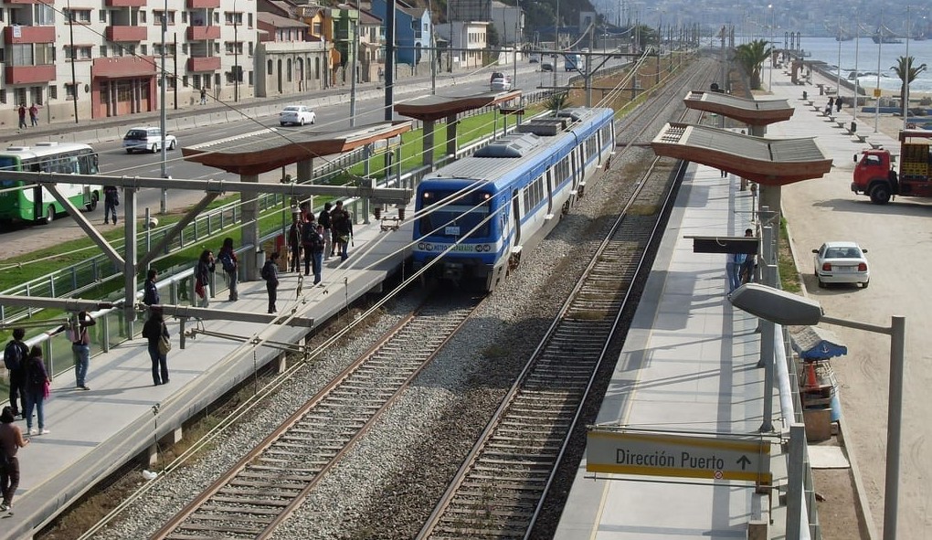 Profesor lidera proyecto que usa Inteligencia Artificial para determinar la accesibilidad de las estaciones de metro.