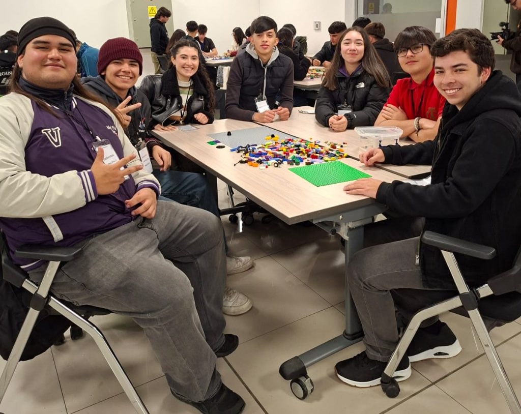 Escuela de Ingeniería de Construcción y Transporte recibió a escolares en el Día Abierto.