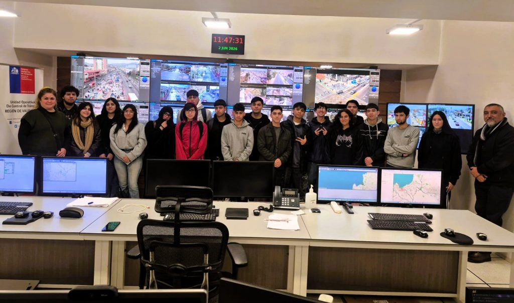 <strong>Estudiantes de Ingeniería Civil en Transporte conocen en terreno cómo se gestiona la movilidad urbana desde la UOCT Valparaíso</strong>